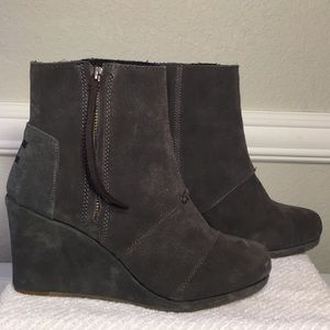 Gray Suede Toms Wedges Size 9